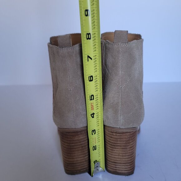 Marc Fisher Oshay Pointed Toe Women's Suede Bootie. Size 6.5M - Picture 3 of 9